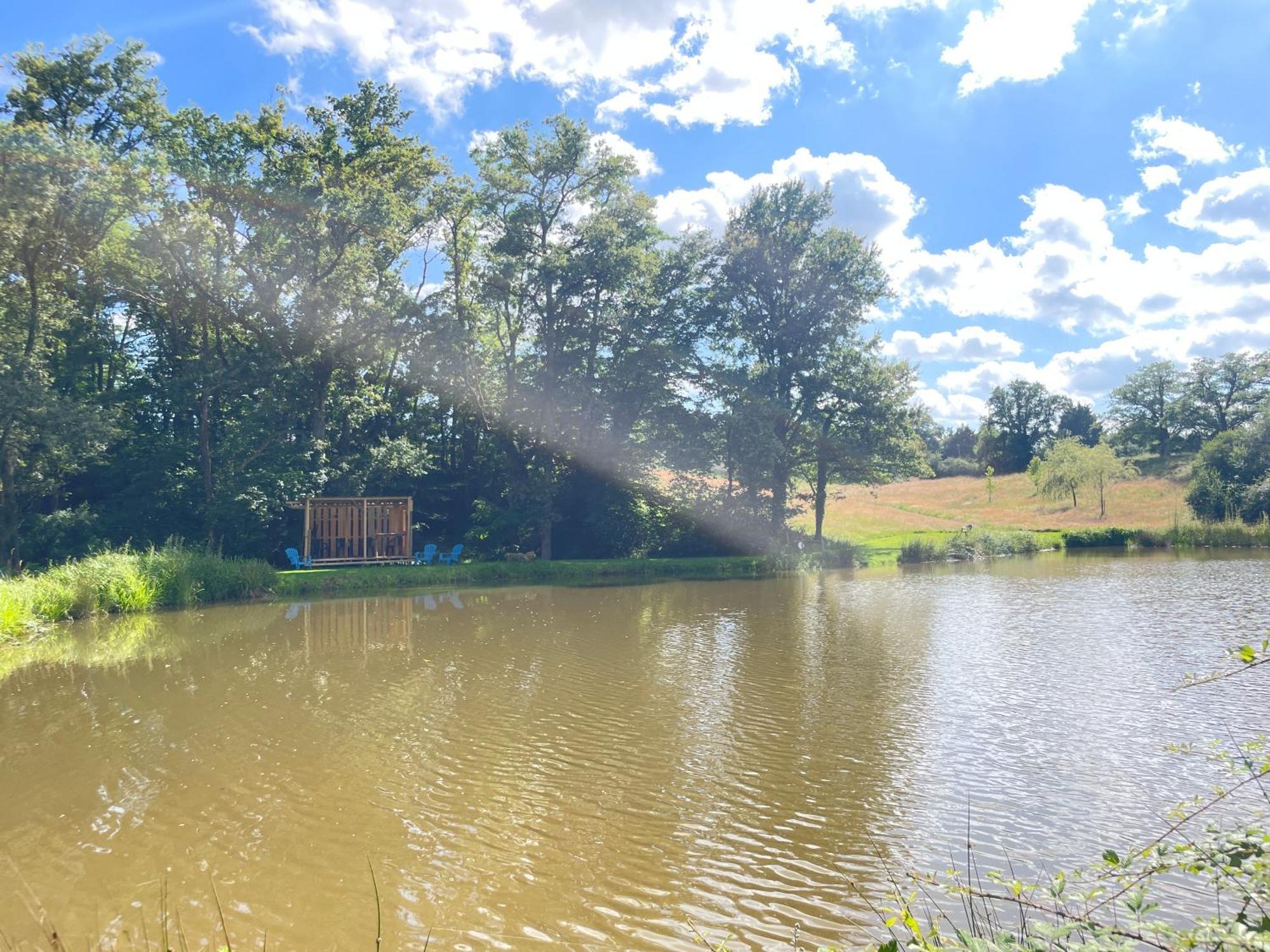 Argenton Sur Creuse Gite Neuf Avec Jardin, Foret Et Etang מראה חיצוני תמונה